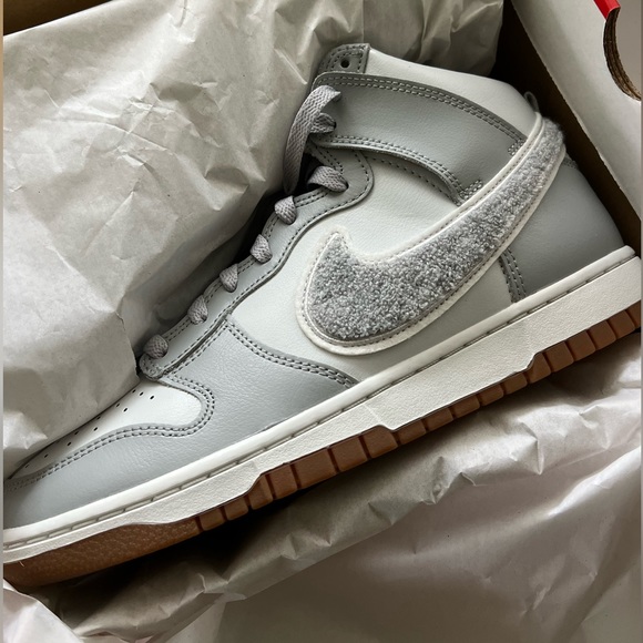 Nike Dunk High Retro University light smoke grey/photon dust